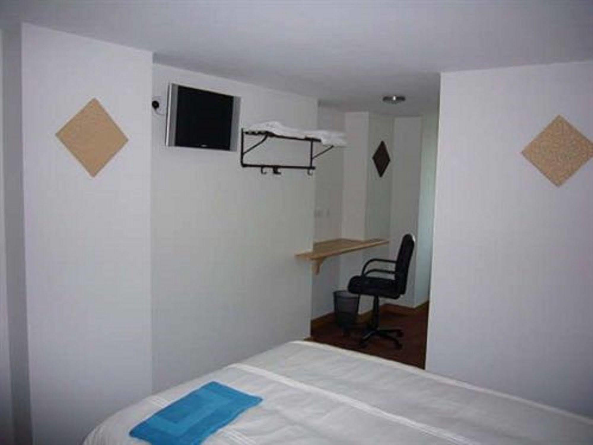 Rosemount Hotel Heathrow هاونسلو المظهر الخارجي الصورة